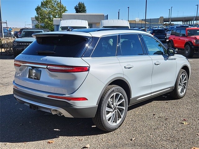 2025 Lincoln Corsair Premiere photo 3