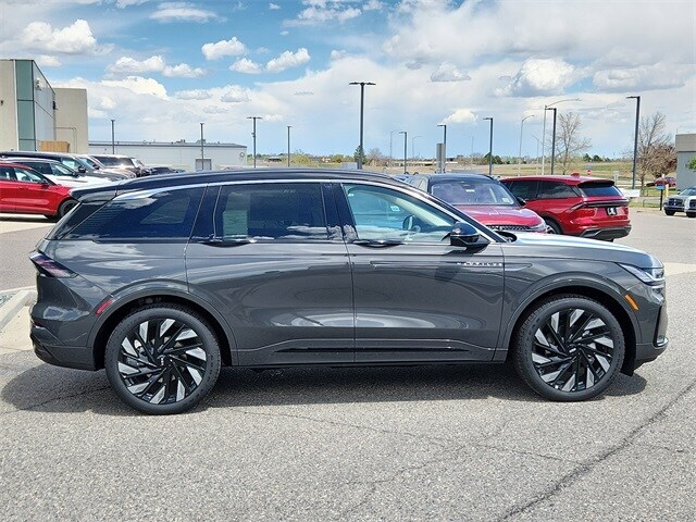 2025 Lincoln Nautilus Black Label photo 2