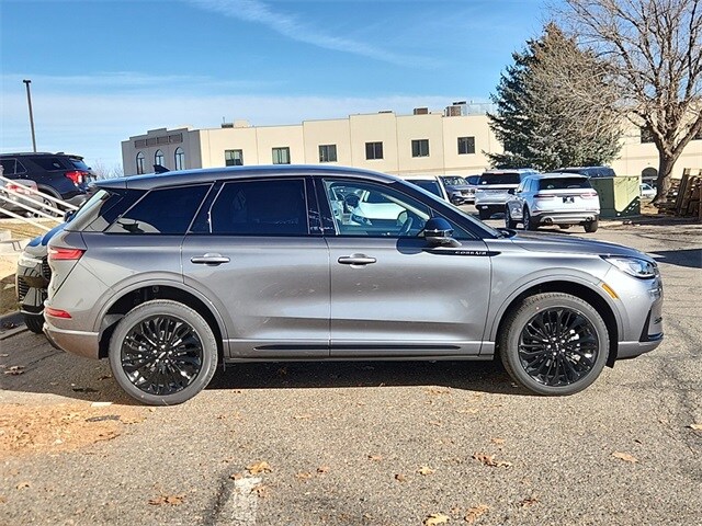 2025 Lincoln Corsair Premiere photo 2