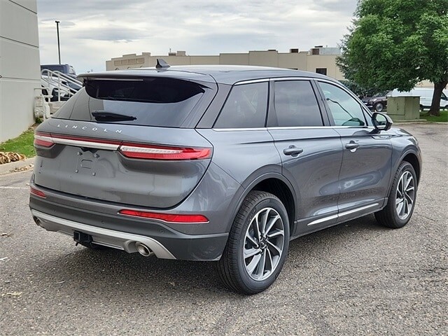 2024 Lincoln Corsair Premiere photo 3