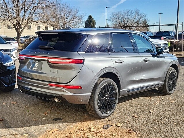 2025 Lincoln Corsair Premiere photo 3