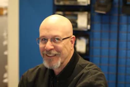 Staff member Steve Gates from 5a1d62979595