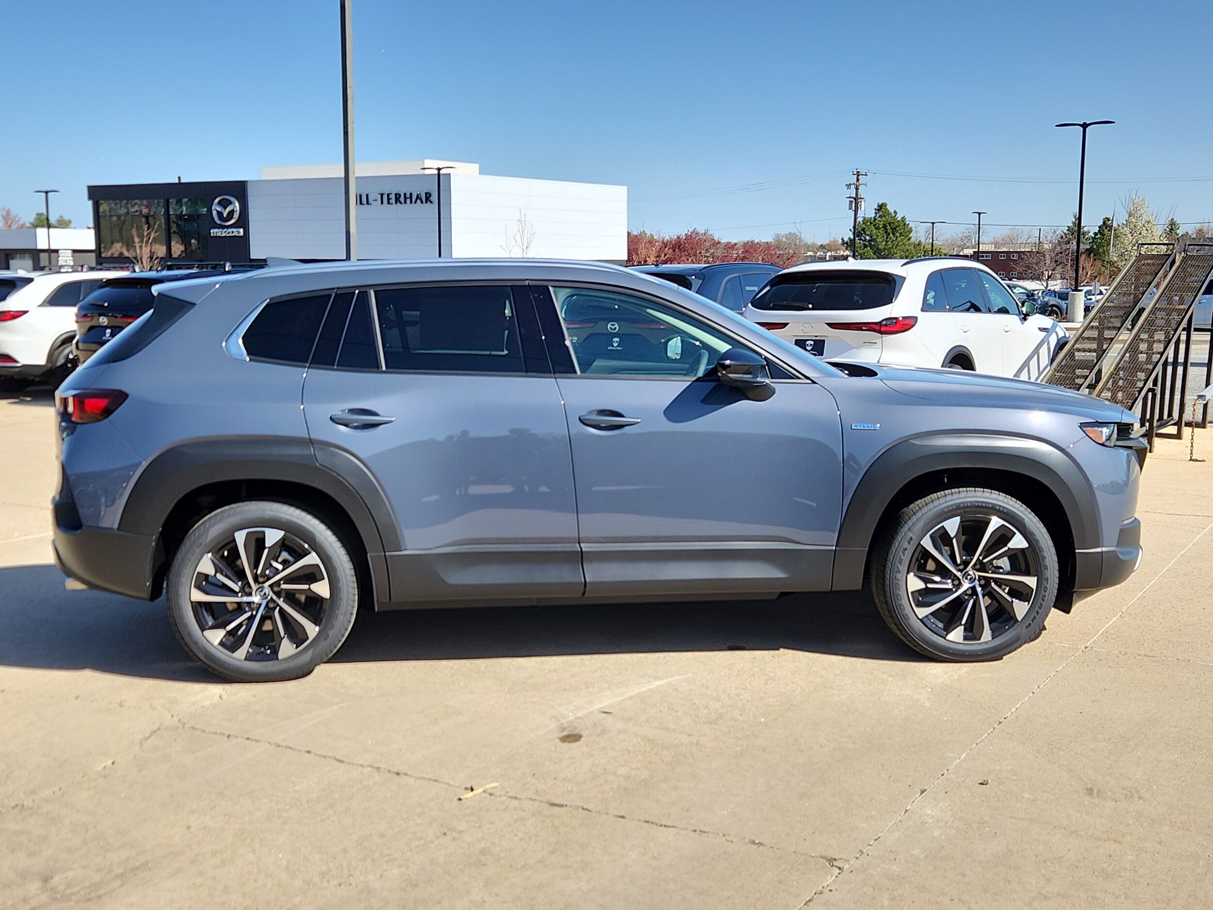 2025 Mazda CX-50 Premium Plus photo 2
