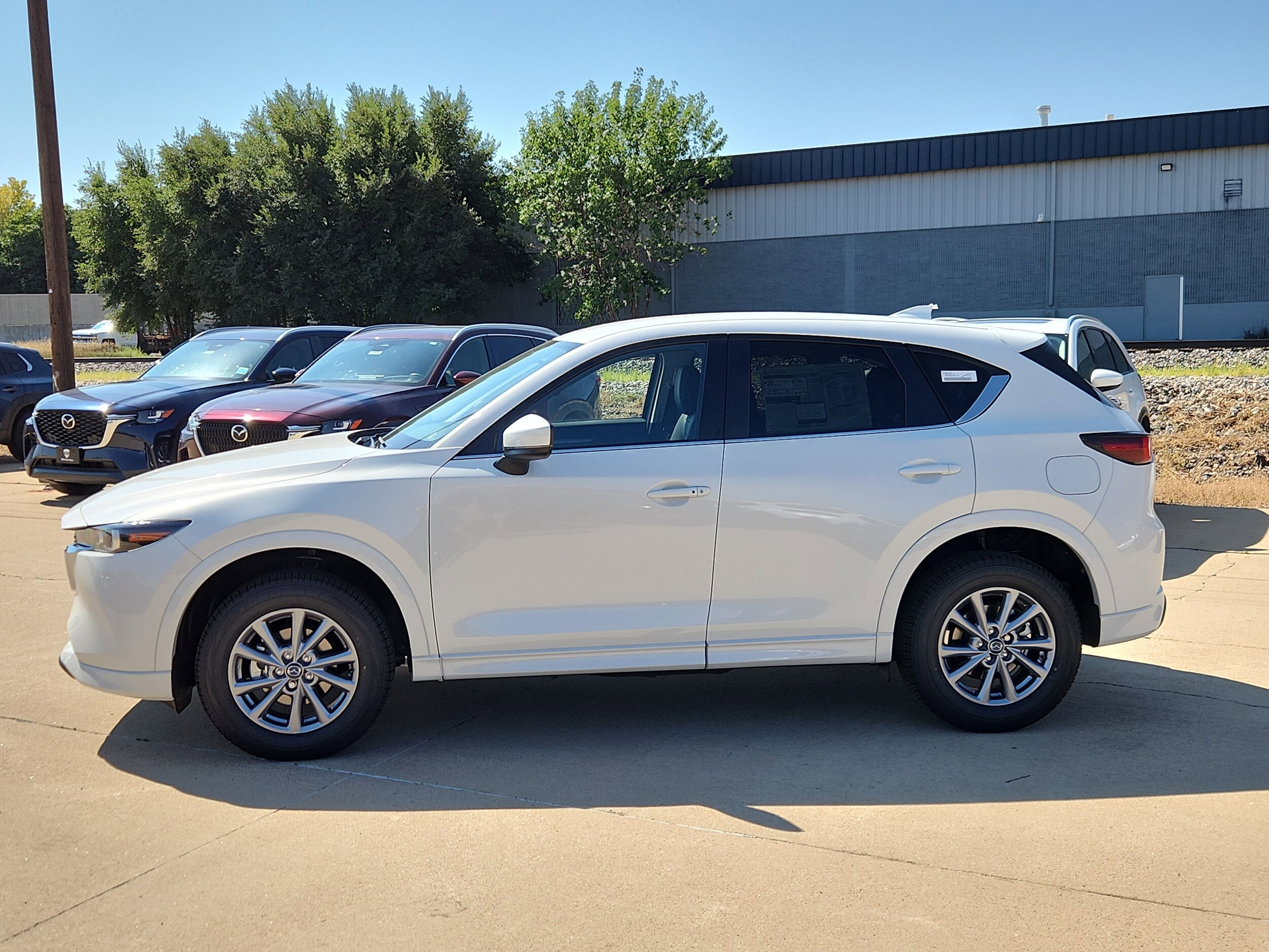 2025 Mazda CX-5 2.5 Select photo 4