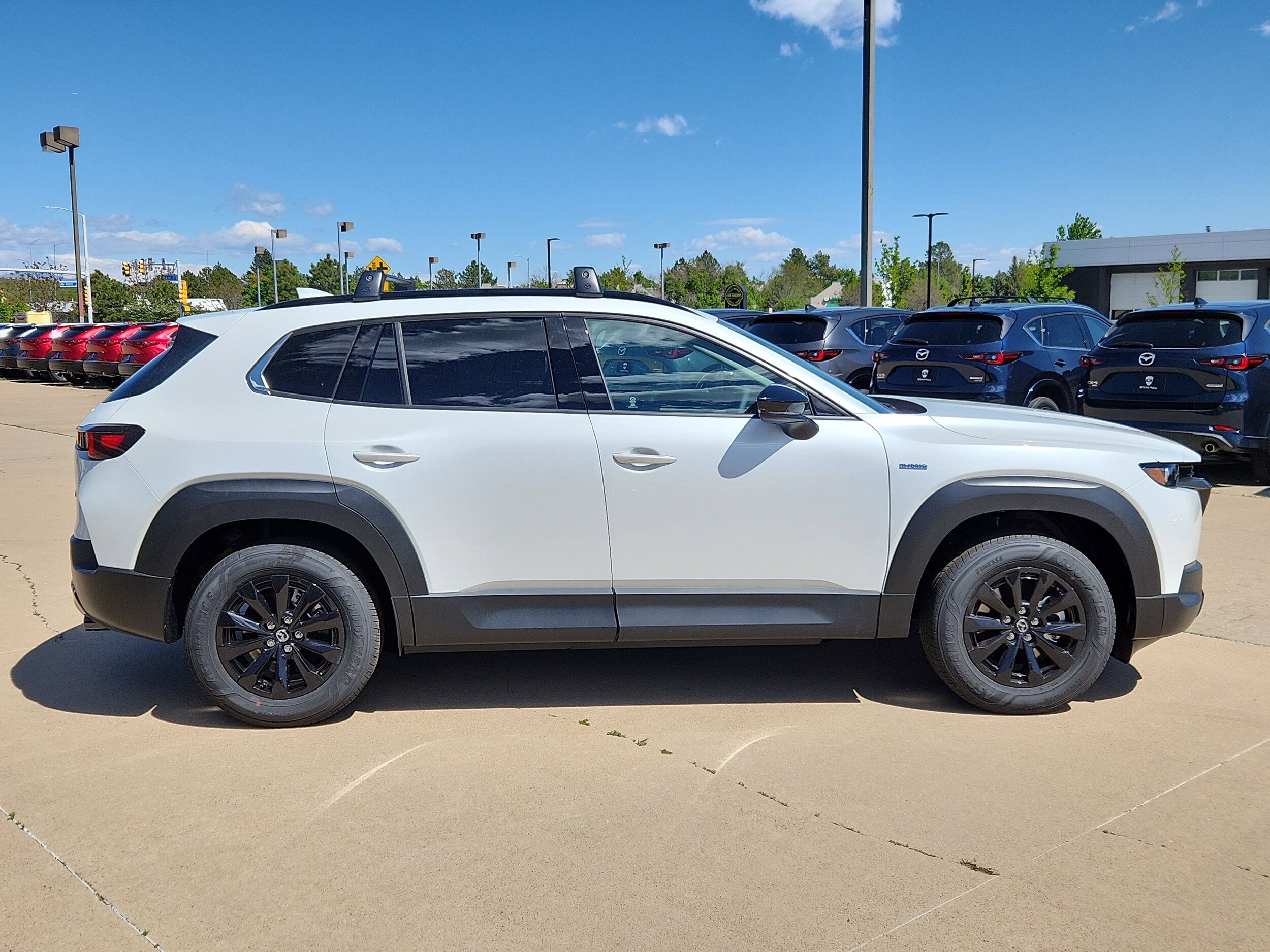 2025 Mazda CX-50 Premium photo 2