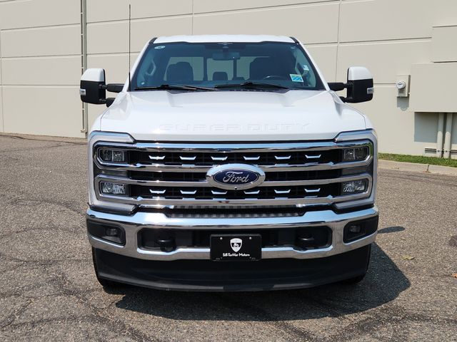 2023 Ford F-250 Lariat photo 2
