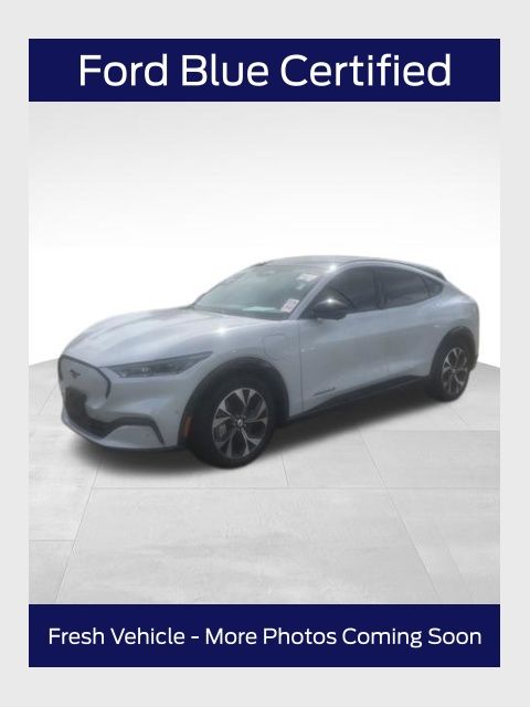 2023 Ford Mustang-Mach-e Premium's photo
