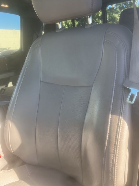 2019 Ford F-150 Lariat photo 2