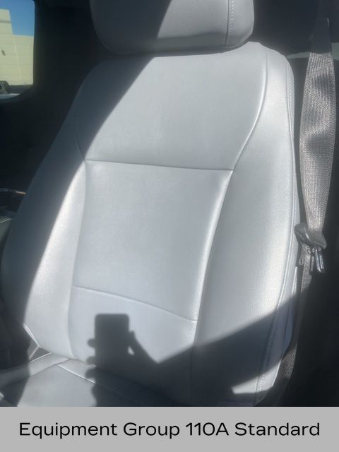 2022 Ford F-150 Lightning photo 2