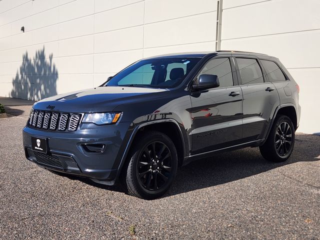 2018 Jeep Grand Cherokee Altitude photo 3
