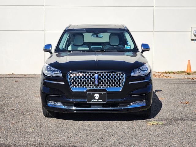 2022 Lincoln Aviator Black Label Grand Touring photo 2