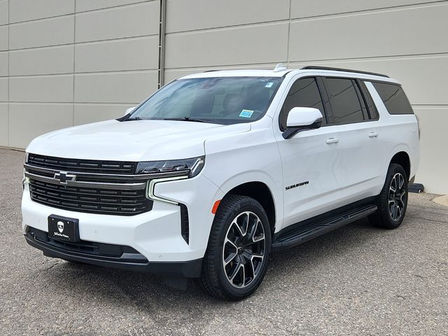 2022 Chevrolet Suburban RST photo 2