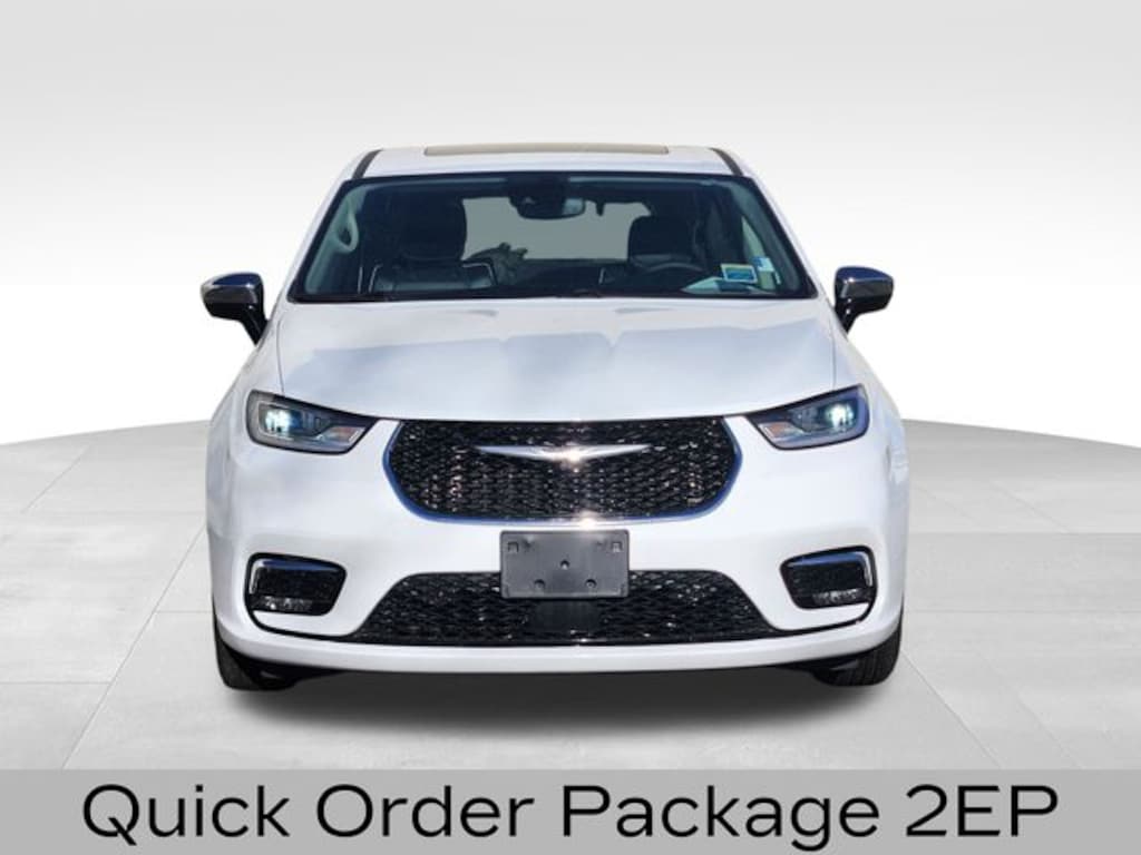 Used 2023 Chrysler Pacifica Hybrid Limited Minivan/Van