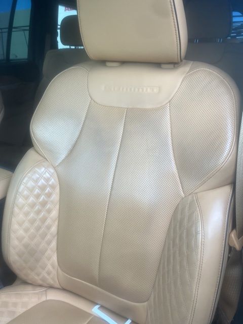 2022 Jeep Grand Cherokee L Summit photo 2