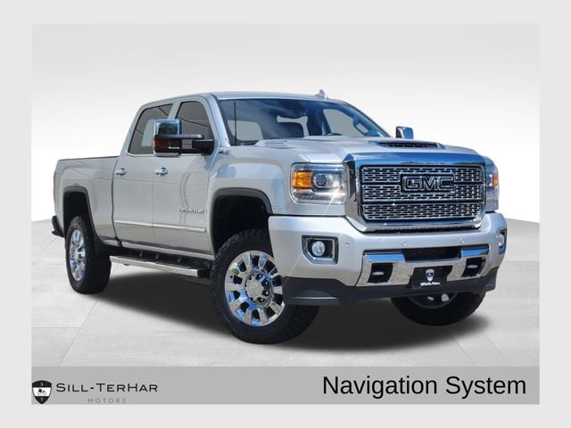 2018 GMC Sierra 4WD Crew Cab Standard Box Denali's photo