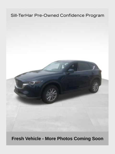 2023 Mazda CX-5 S Preferred package Auto AWD's photo