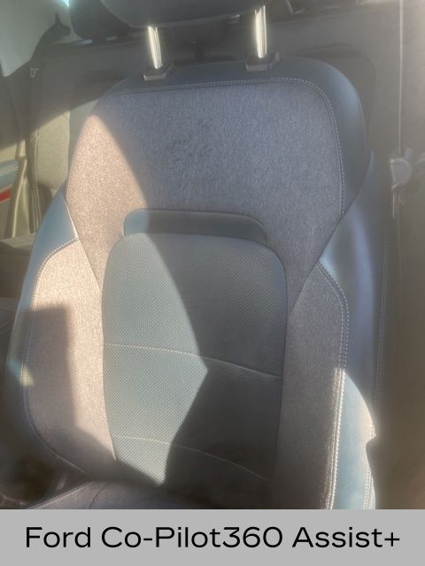 2022 Ford Bronco Sport Outer Banks photo 2