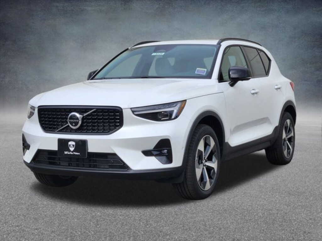 New 2026 Volvo XC40 B5 Plus SUV