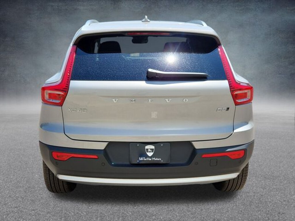New 2025 Volvo XC40 B5 Ultra Bright Theme SUV