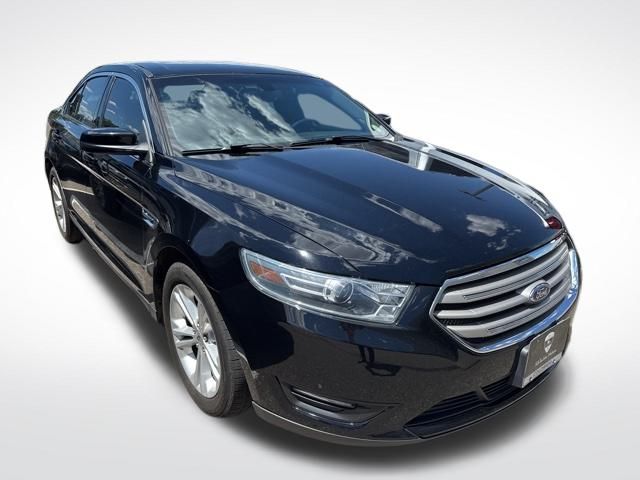 2016 Ford Taurus SEL photo 3