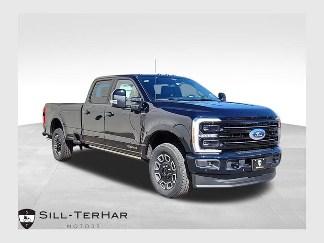2025 Ford F-350 Super Duty Platinum's photo