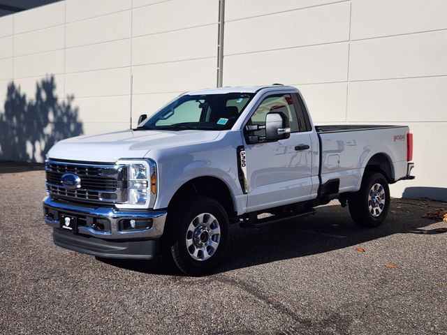 2024 Ford F-350 photo 3
