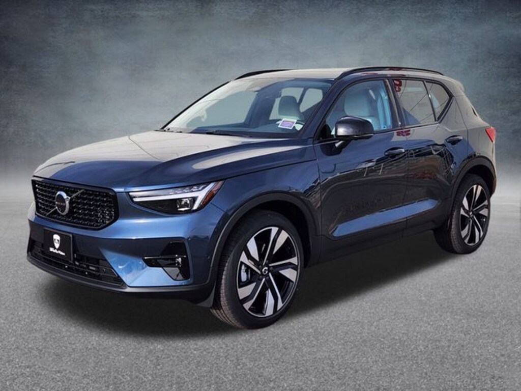 New 2026 Volvo XC40 B5 Ultra SUV