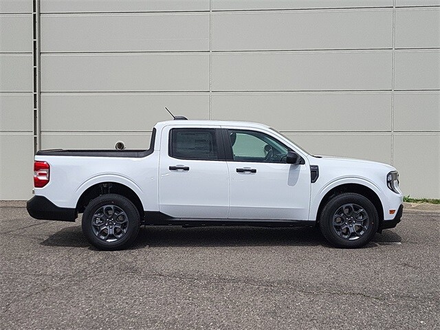 2025 Ford Maverick XLT photo 2