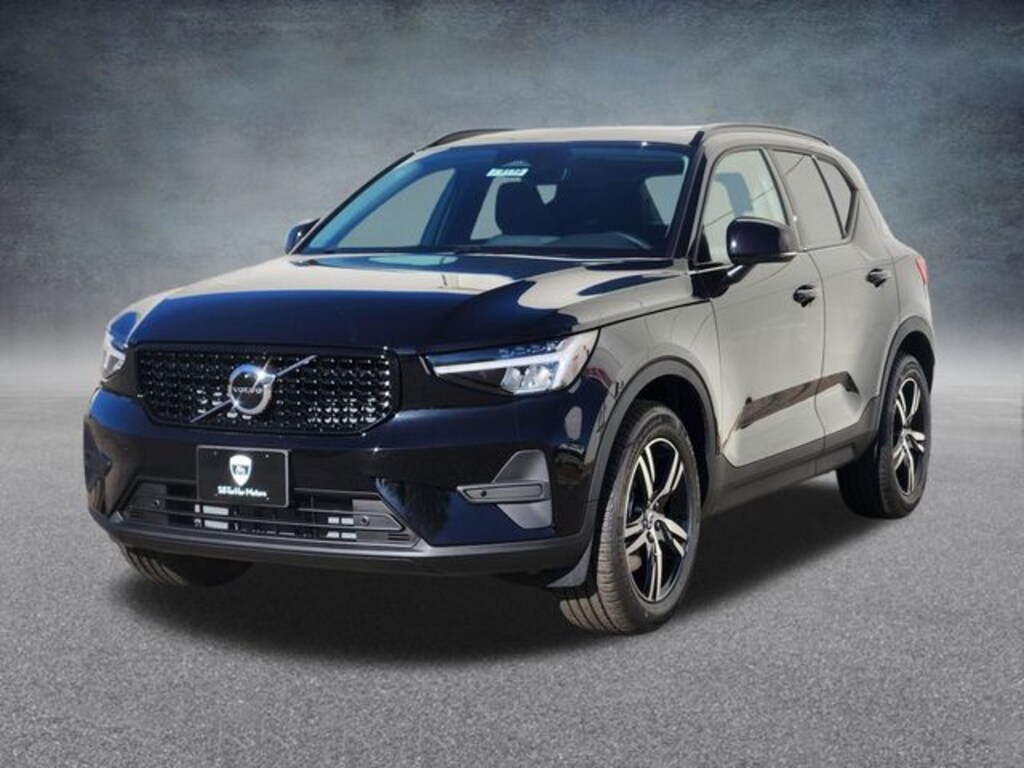 New 2026 Volvo XC40 B5 Core SUV