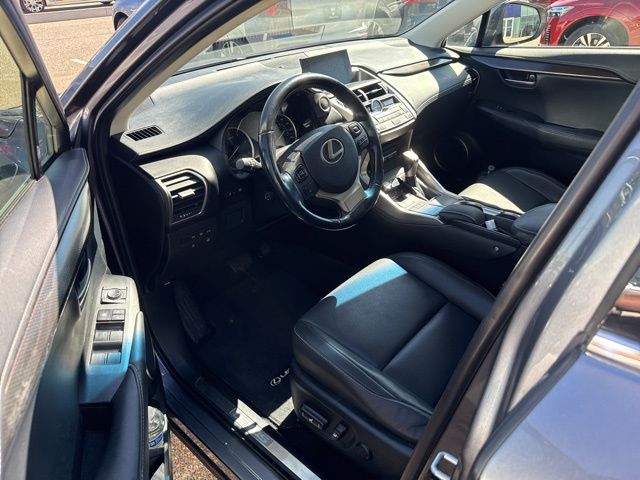 2017 Lexus NX 200t Luxury photo 2