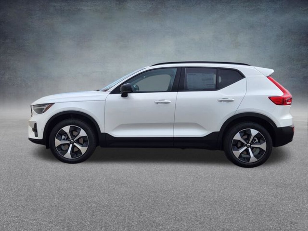New 2026 Volvo XC40 B5 Plus SUV