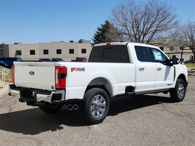 2025 Ford F-350 Lariat photo 3