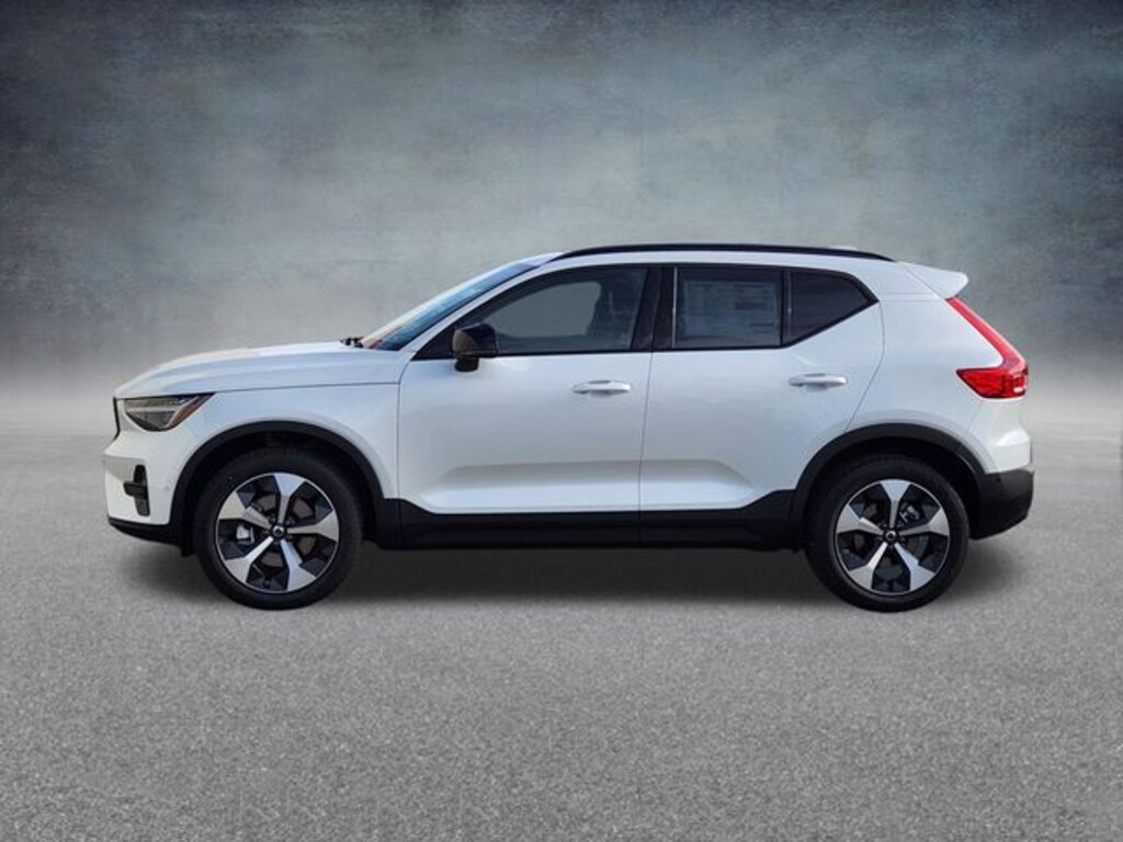 New 2026 Volvo XC40 B5 Plus SUV