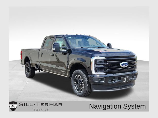 2025 Ford F-350 Super Duty Platinum's photo