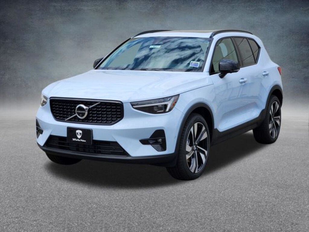 New 2026 Volvo XC40 B5 Ultra SUV
