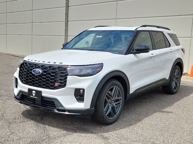 2025 Ford Explorer ST photo 3