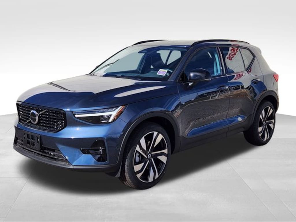 Certified 2026 Volvo XC40 B5 Ultra SUV