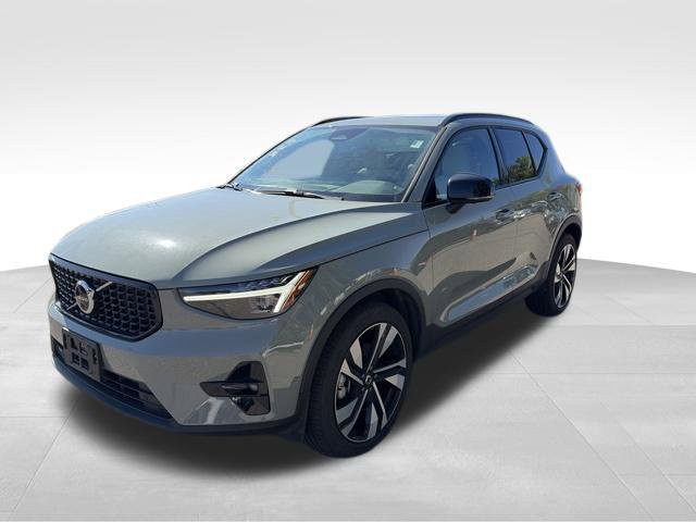 Certified 2025 Volvo XC40 B5 Ultra Dark Theme SUV
