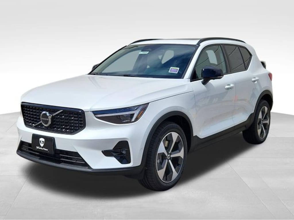 Certified 2026 Volvo XC40 B5 Plus SUV