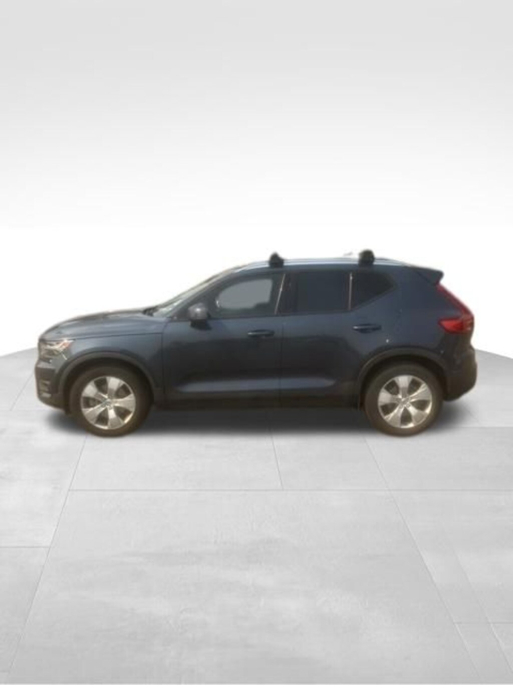 Used 2021 Volvo XC40 Momentum SUV