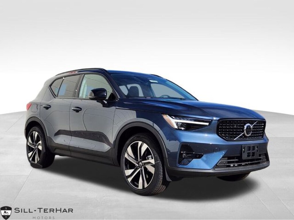 Certified 2026 Volvo XC40 B5 Ultra SUV
