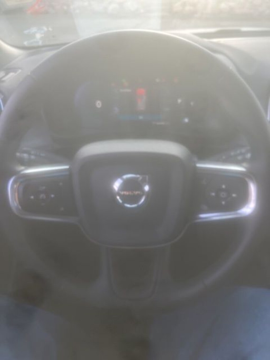 Used 2025 Volvo XC40 B5 Core SUV