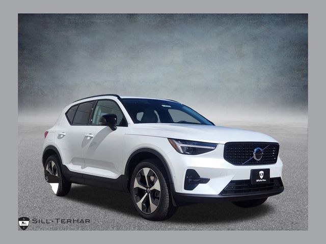 2026 Volvo XC40 B5 Plus Dark AWD's photo