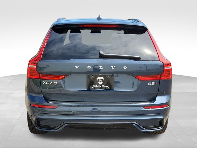 2025 Volvo XC60 B5 Core photo 4