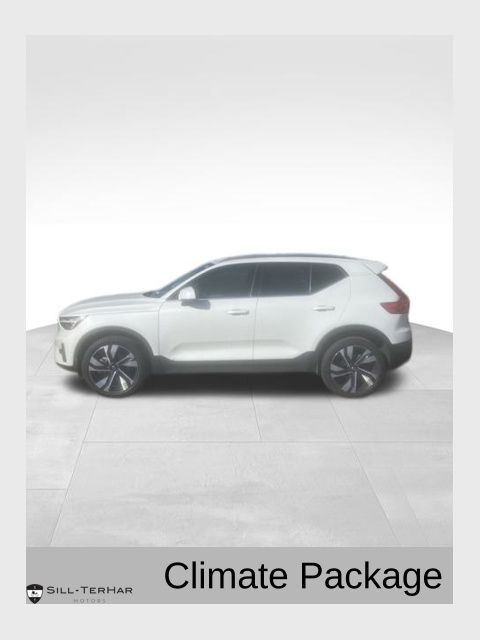 2024 Volvo XC40 SUV 