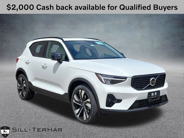 2026 Volvo XC40 SUV 