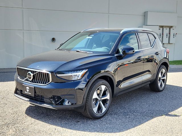 2025 Volvo XC40 Core photo 3