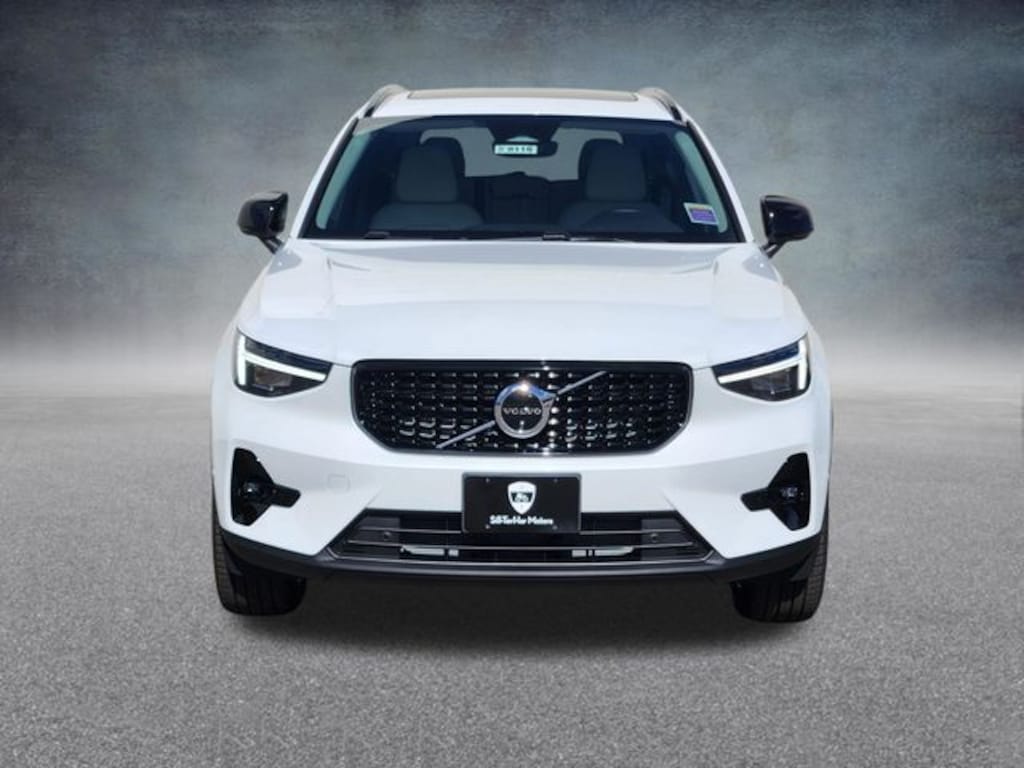 New 2026 Volvo XC40 B5 Ultra SUV