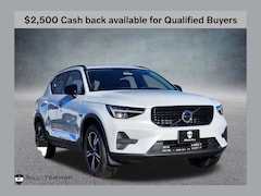 2026 Volvo XC40 B5 Core SUV
