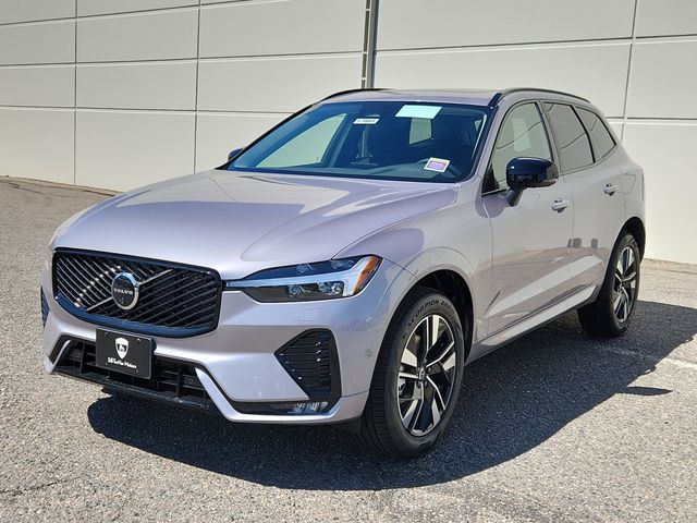 2026 Volvo XC60 B5 Plus photo 3